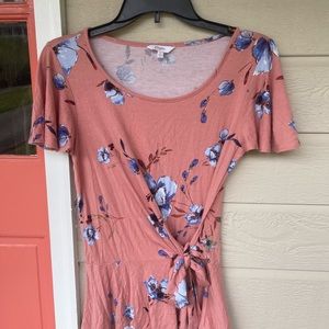 Candies faux wrap top. Great condition.
